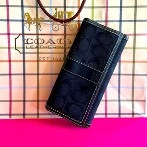 Coach Ladies Hampton Wallet Black EUC